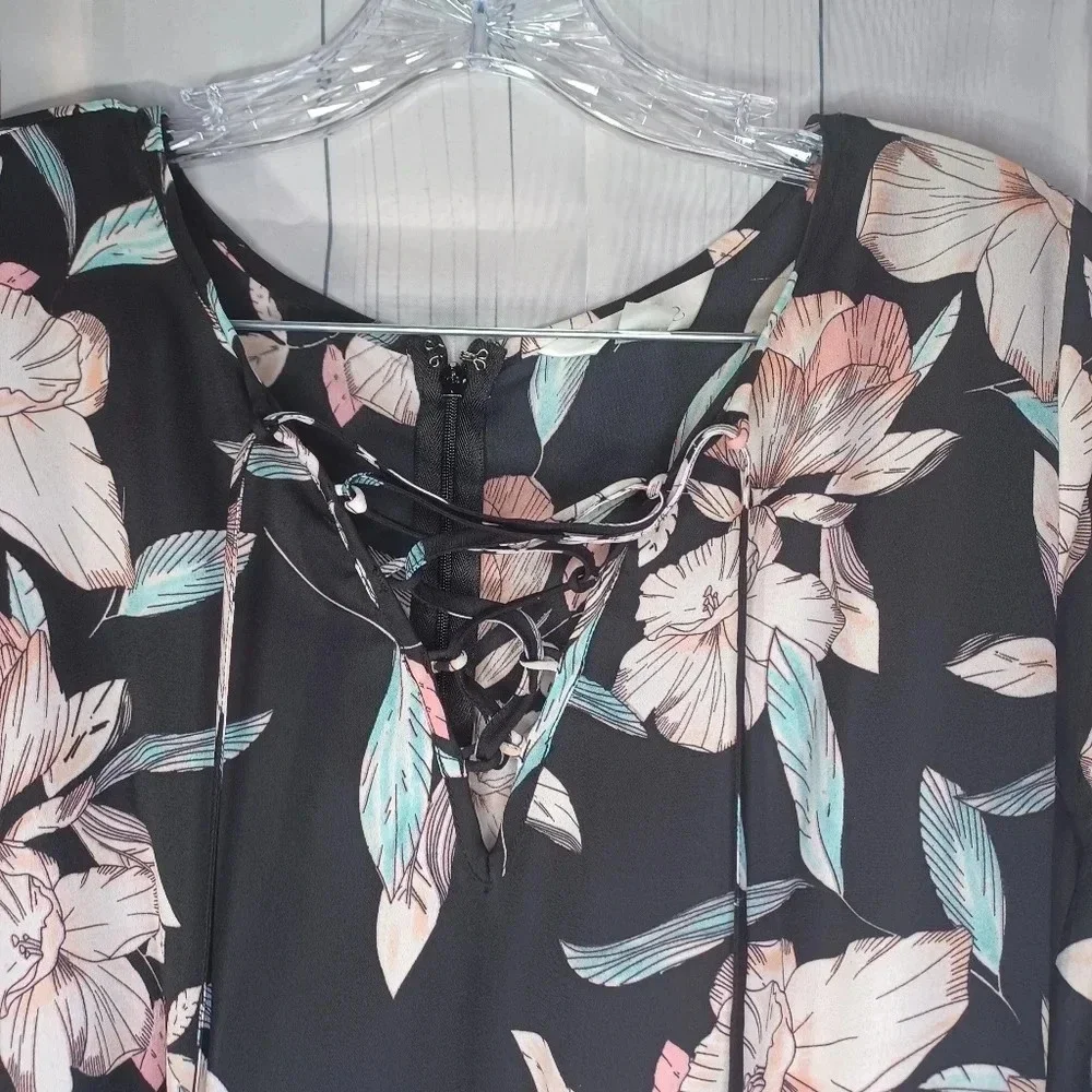 Decree bell sleeve boho floral tie front romper